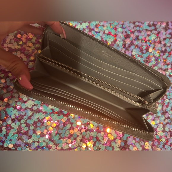 Prada Two Tone Grey Saffiano Leather Wallet - Picture 5 of 8